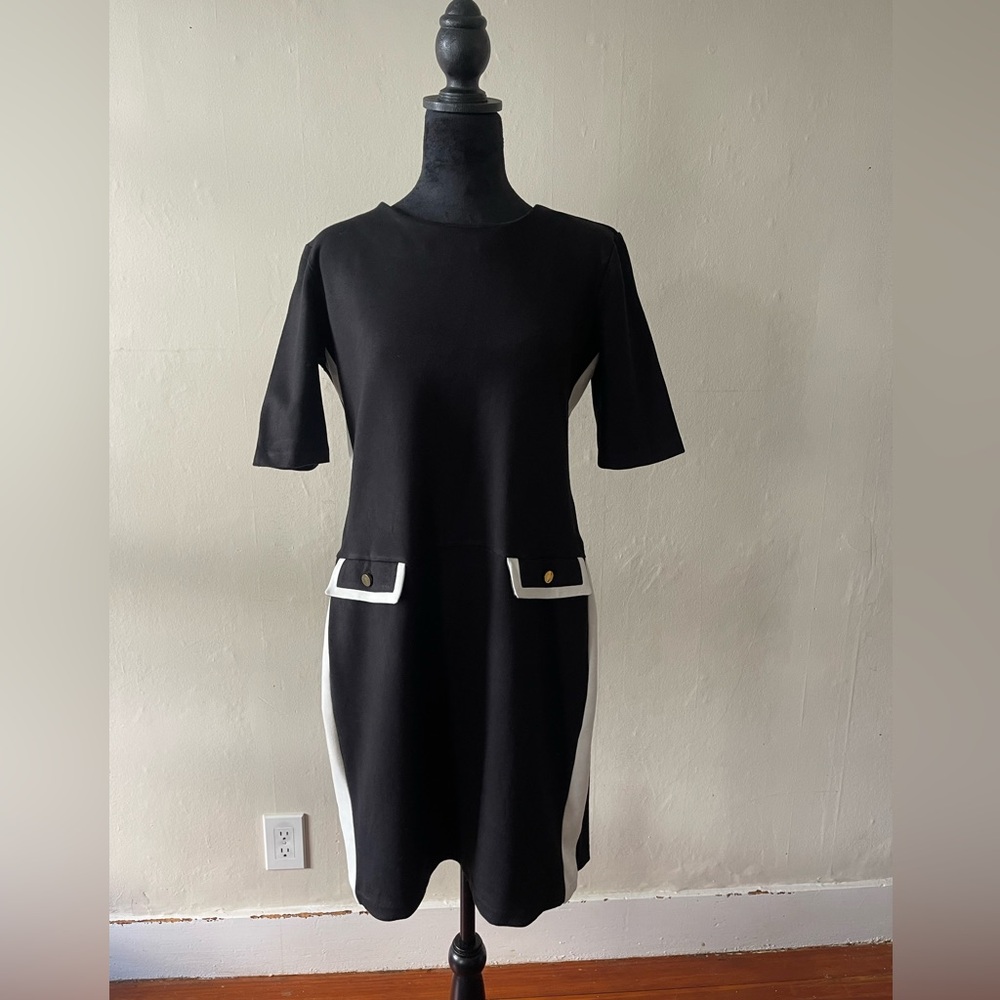 Carmen Marc Valvo Black/White Dress w/like attached pocket flaps, size 12